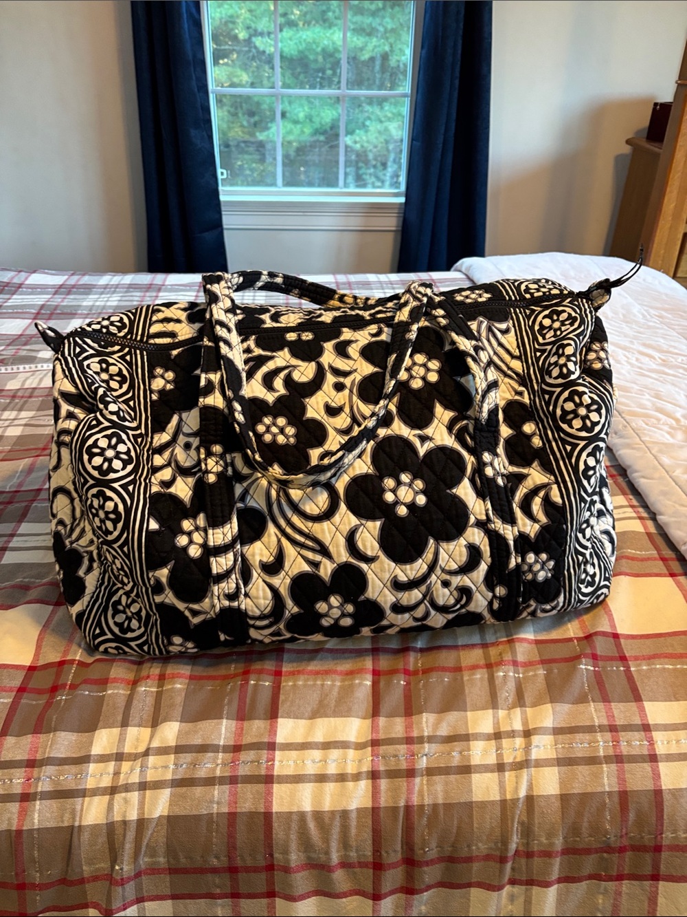 Vera Bradley Black and white Quilted Floral duffel bag